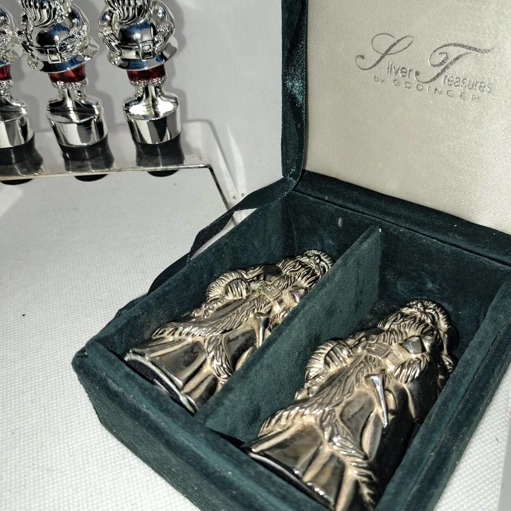 NIB-International Silver Co 3 Santa Stoppers in Rack & Godinger Salt & Pepper